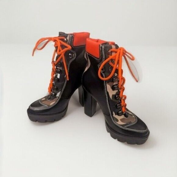 AZALEA WANG MILITARY VIBES CHUNKY HEEL BOOTIE IN CAMO BRAND NWOT WOMEN'S SZ 7 - Picture 3 of 11